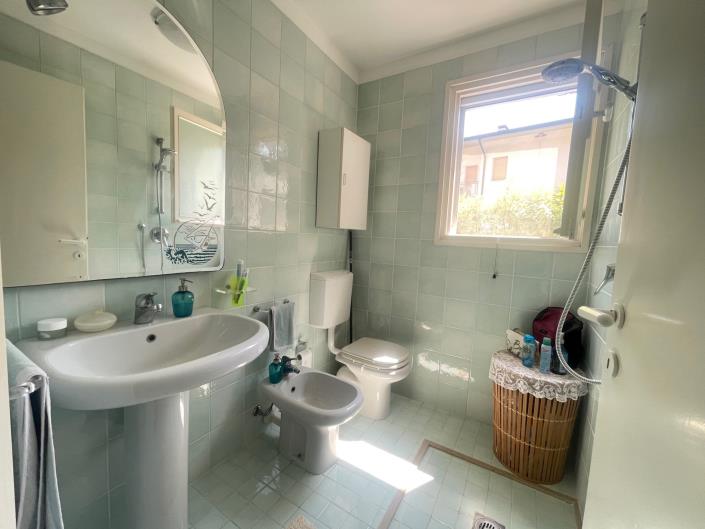 Image No.8-3 Bed Cottage for sale