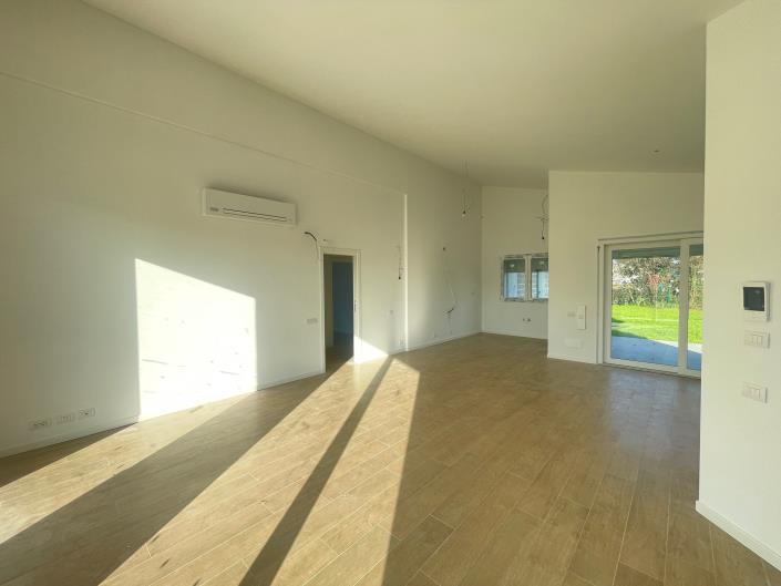 Image No.6-3 Bed Villa / Detached for sale