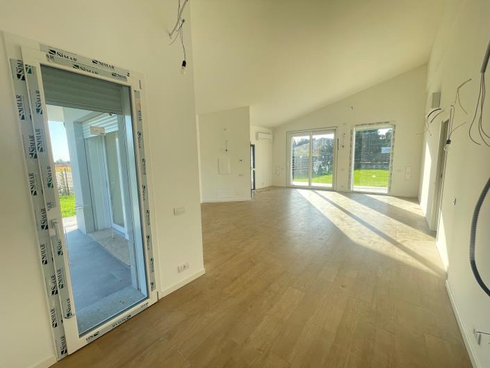 Image No.8-3 Bed Villa / Detached for sale