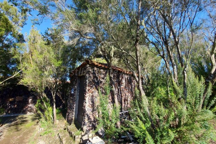 Image No.21-2 Bed Country House for sale