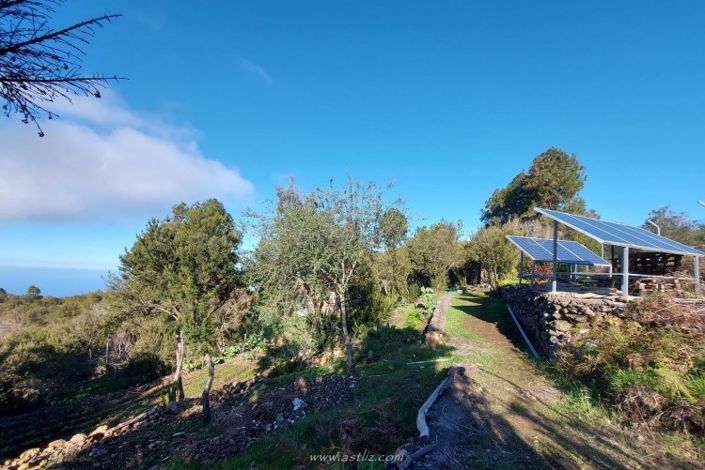 Image No.22-2 Bed Country House for sale