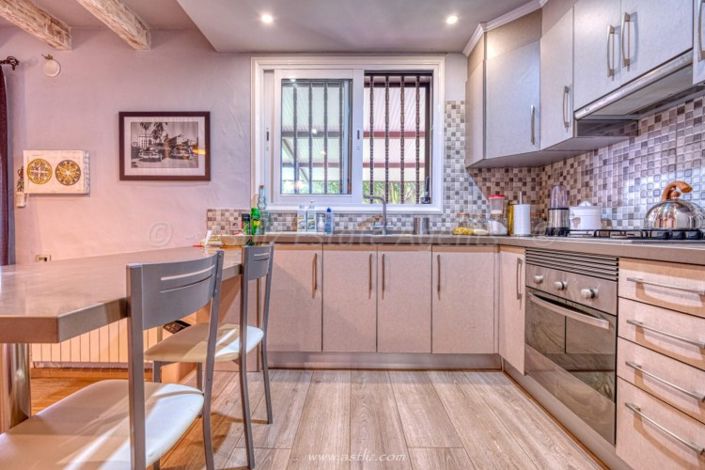 Image No.5-2 Bed Country House for sale