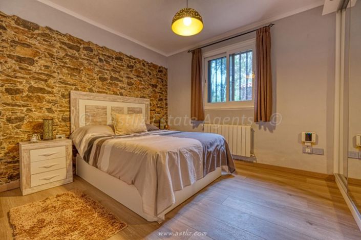 Image No.6-2 Bed Country House for sale