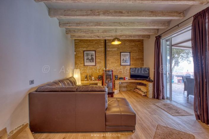 Image No.9-2 Bed Country House for sale