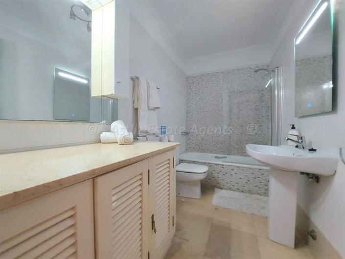 Image No.29-3 Bed Villa for sale