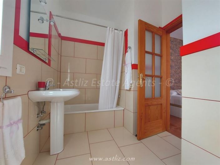 Image No.20-4 Bed Villa for sale