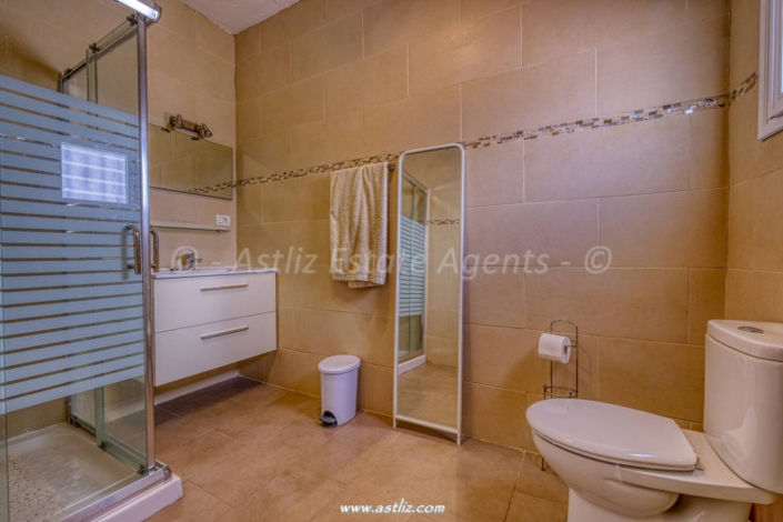 Image No.20-3 Bed Villa for sale