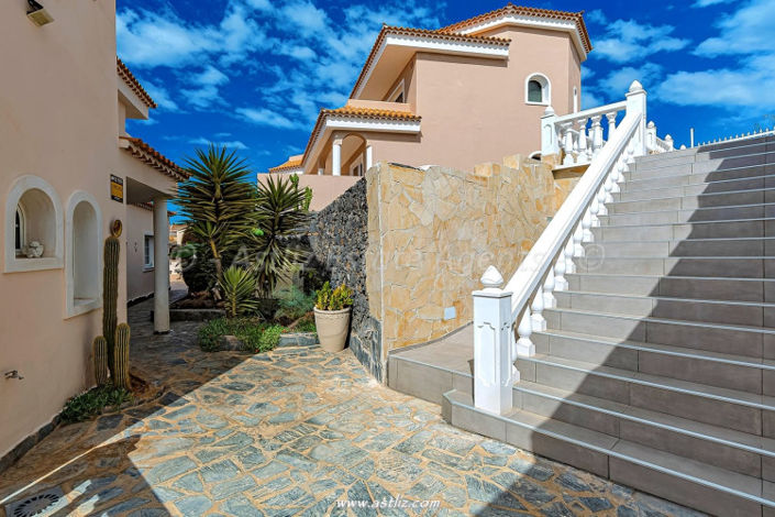 Image No.3-3 Bed Villa for sale