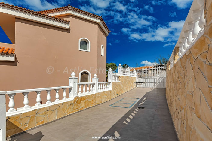 Image No.4-3 Bed Villa for sale