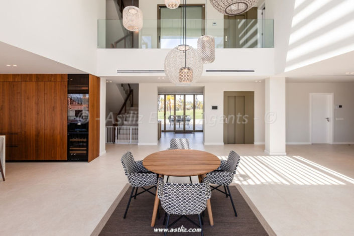 Image No.12-5 Bed Villa for sale