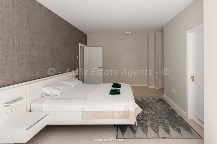 Image No.26-5 Bed Villa for sale