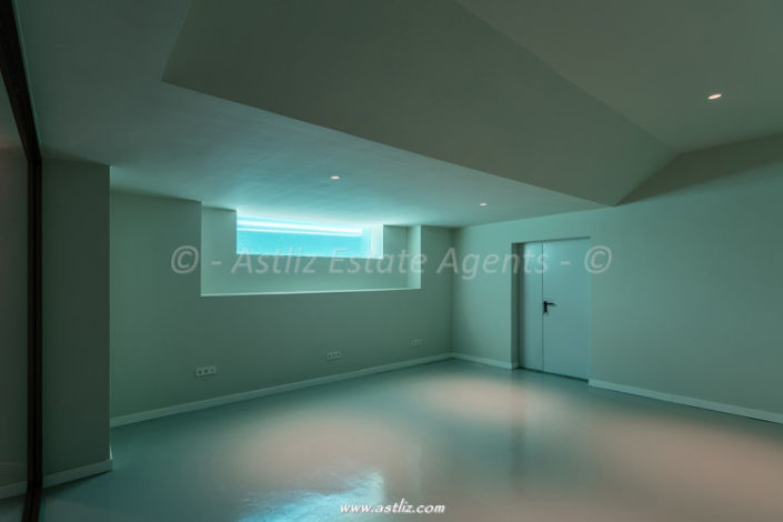 Image No.29-5 Bed Villa for sale