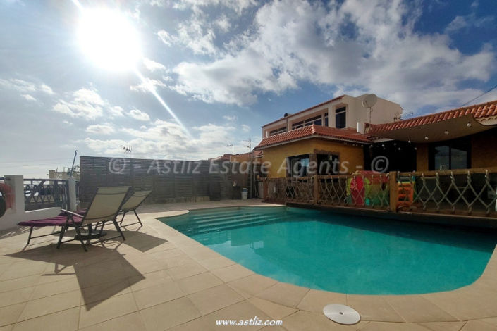 Image No.1-4 Bed Villa for sale