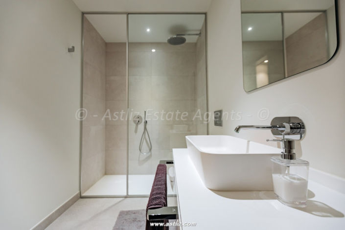 Image No.30-4 Bed Villa for sale