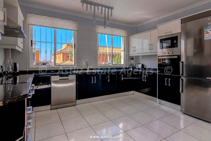 Image No.11-5 Bed Villa for sale