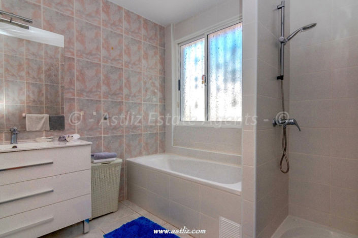 Image No.19-5 Bed Villa for sale