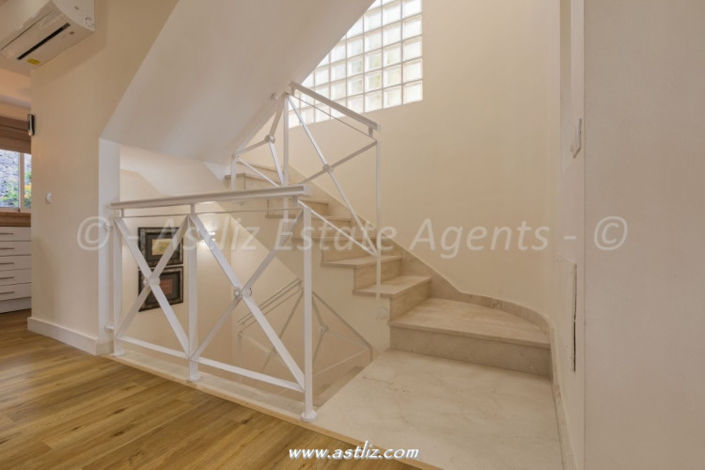 Image No.15-4 Bed Villa for sale