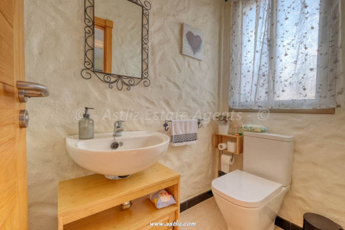 Image No.15-4 Bed Villa for sale