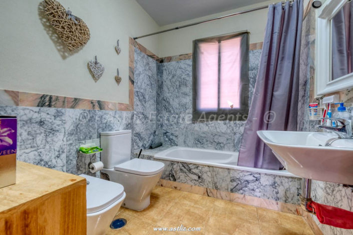 Image No.22-4 Bed Villa for sale