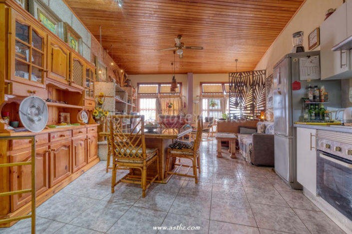 Image No.11-3 Bed Commercial for sale