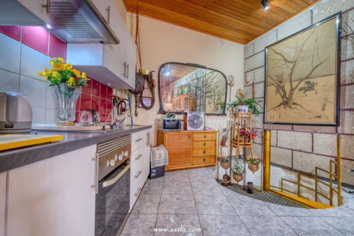 Image No.13-3 Bed Commercial for sale