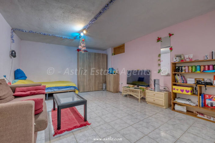 Image No.18-3 Bed Commercial for sale