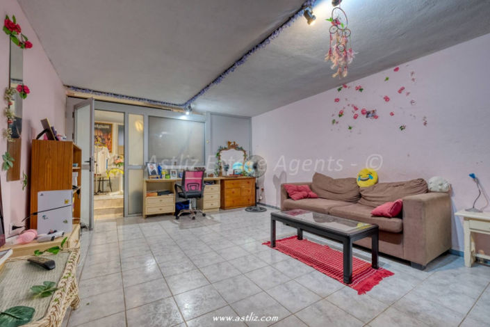 Image No.19-3 Bed Commercial for sale