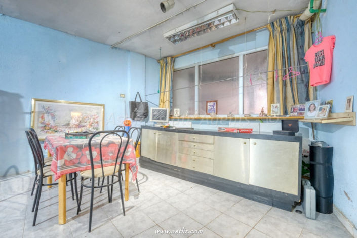 Image No.27-3 Bed Commercial for sale