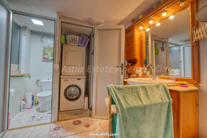 Image No.33-3 Bed Commercial for sale