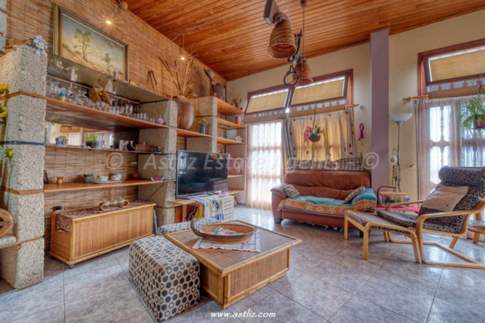 Image No.8-3 Bed Commercial for sale