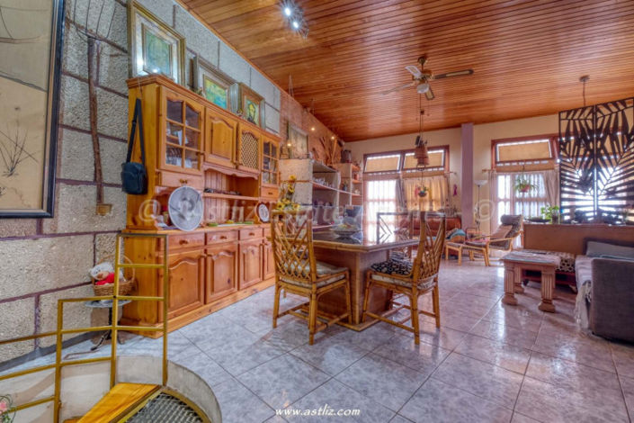 Image No.10-3 Bed Commercial for sale