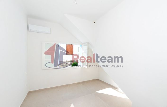 Image No.15-3 Bed Property for sale