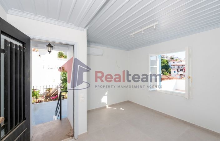 Image No.22-3 Bed Property for sale