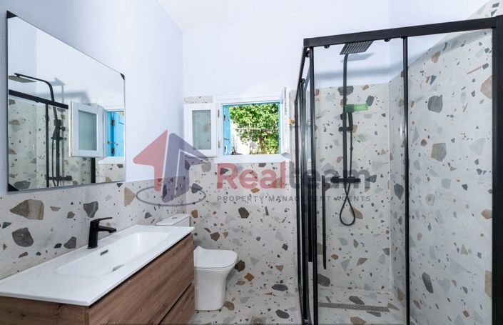 Image No.8-3 Bed Property for sale