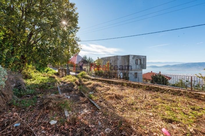 Image No.11-2 Bed Property for sale