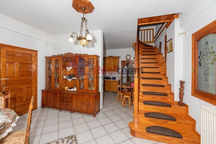 Image No.13-2 Bed Property for sale