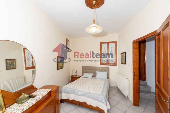 Image No.17-2 Bed Property for sale