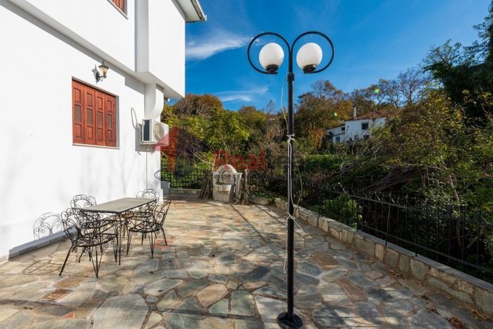 Image No.20-2 Bed Property for sale