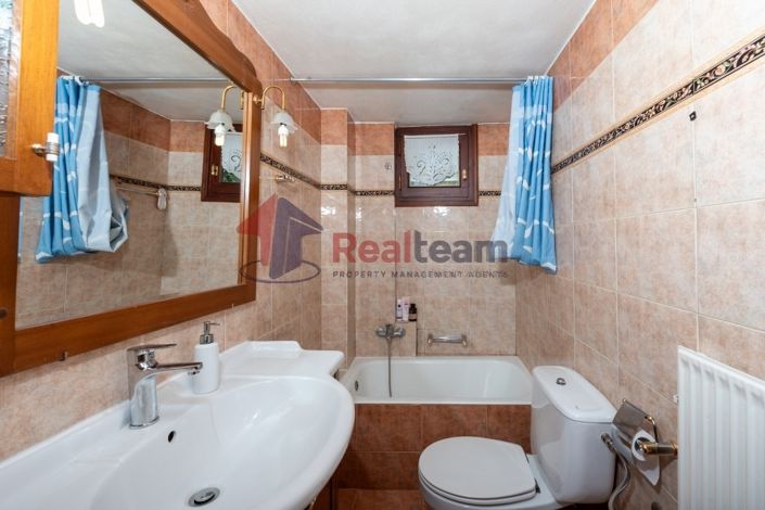 Image No.9-2 Bed Property for sale