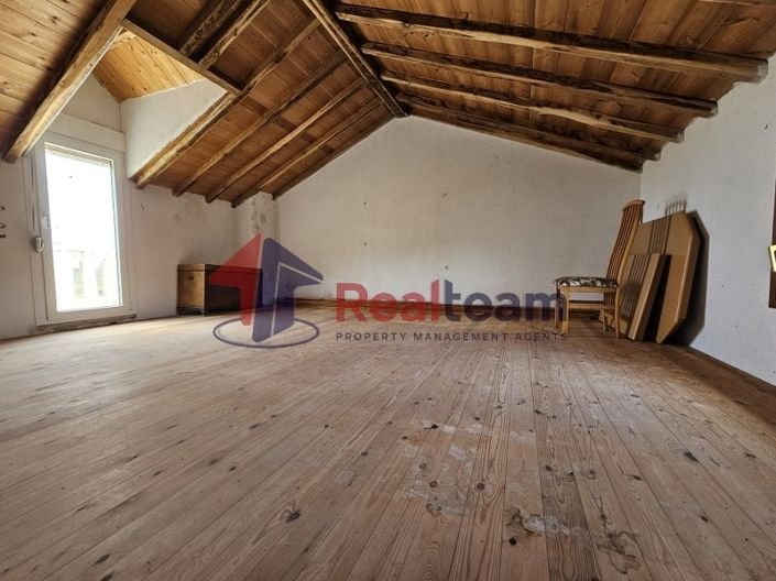 Image No.10-1 Bed Property for sale