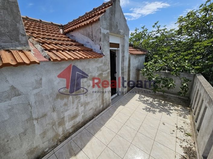 Image No.12-1 Bed Property for sale