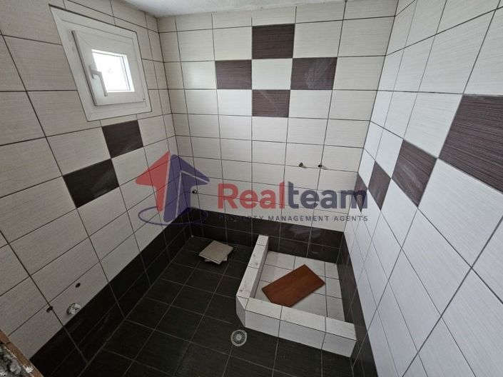 Image No.9-1 Bed Property for sale