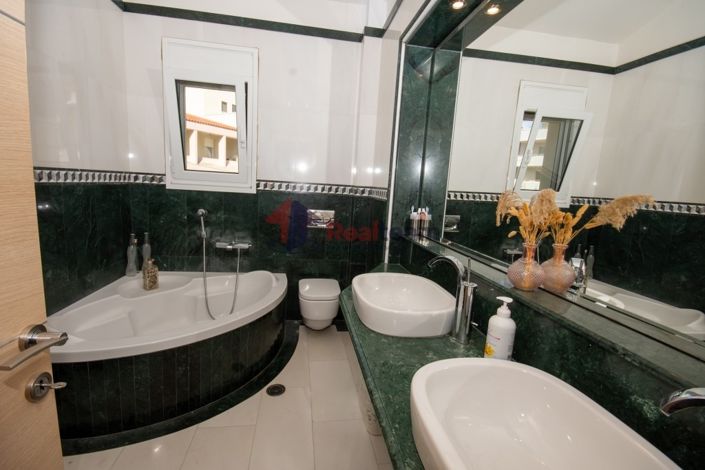 Image No.10-3 Bed Maisonette for sale