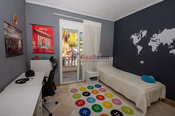 Image No.16-3 Bed Maisonette for sale