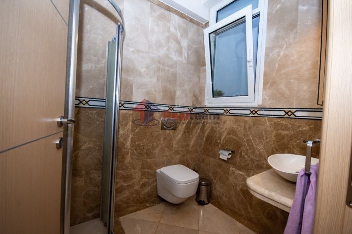 Image No.18-3 Bed Maisonette for sale