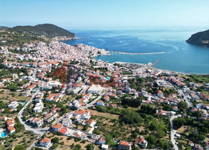 Image No.10-6 Bed Property for sale