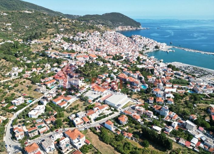 Image No.13-6 Bed Property for sale