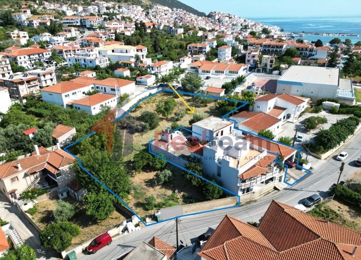 Image No.2-6 Bed Property for sale