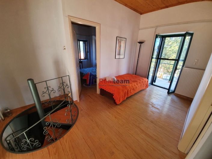 Image No.15-2 Bed Maisonette for sale