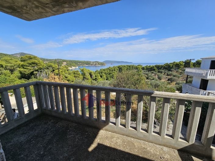 Image No.14-12 Bed Property for sale